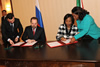 Minister Maite Nkoana-Mashabane and the Minister of Natural Resources and Environment, Mr Sergey Donskoi of the Russian Federation, sign the Minutes at the conclusion of the ITEC Meeting, Moscow, Russian Federation, 13 November 2012.