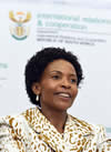 Minister Maite Nkoana-Mashabane addresses students at the Science Stadium Building, University of the Witwatersrand, Johannesburg, South Africa, 10 April 2014.