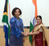 Minister Maite Nkoana-Mashabane with her Indian Counterpart Minister of External Affairs and Overseas Indian Affairs, Ms Sushma Swaraj, sign the minutes of the 9th South Africa-India Joint Ministerial Commission, Durban, South Africa, 19 May 2015.